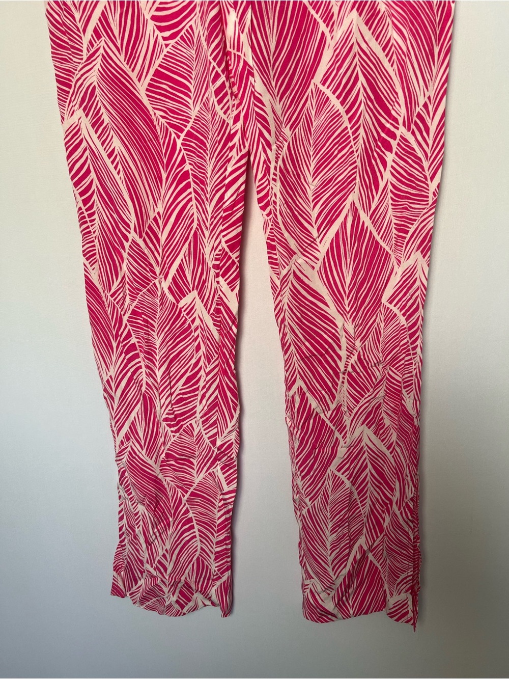 Lovers and Friends Revolve Makena Fuchsia Leaf Print Pants XS Pink Ankle Slit - Picture 6 of 13